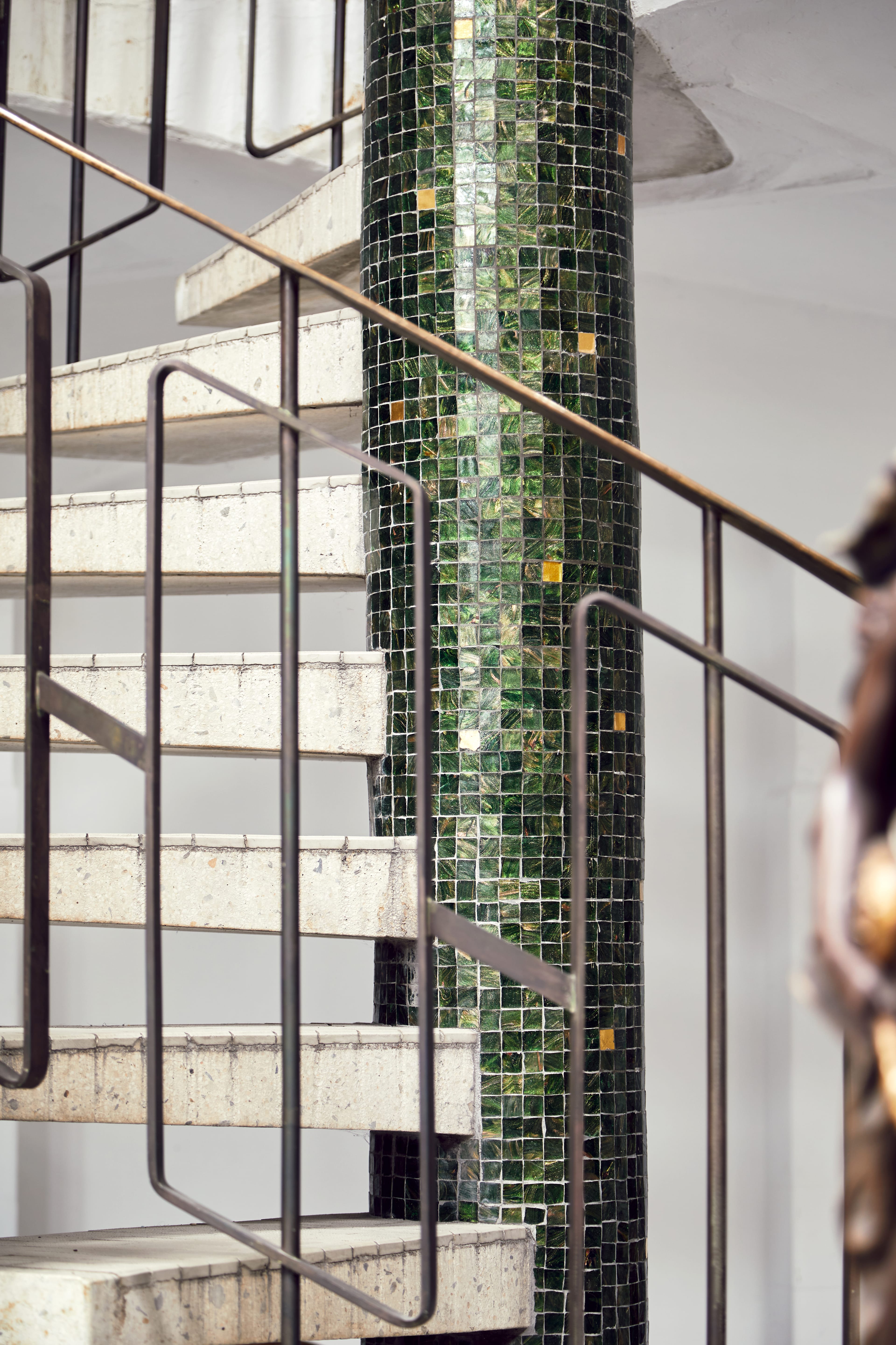 Eine Spindeltreppe im Stil der 1920er-Jahre